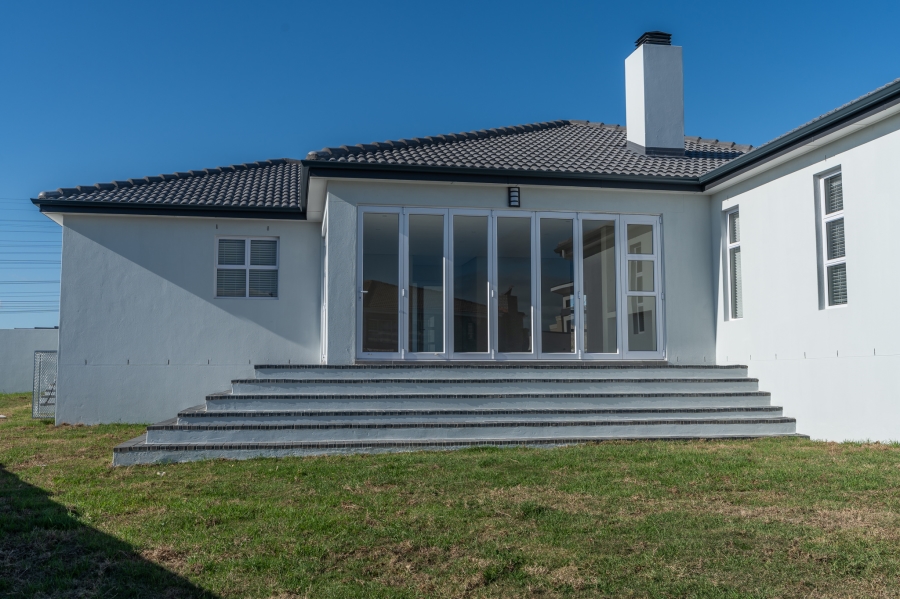 4 Bedroom Property for Sale in Haasendal Western Cape